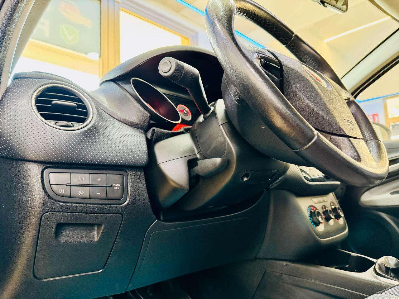 Fiat Punto 1.3 Mjt 95 CV 5 porte Distribuz. Nuova