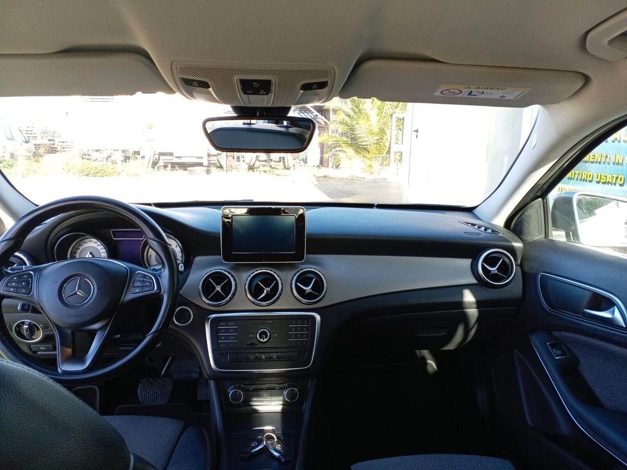 MERCEDES GLA 200 D AUTOMATICA