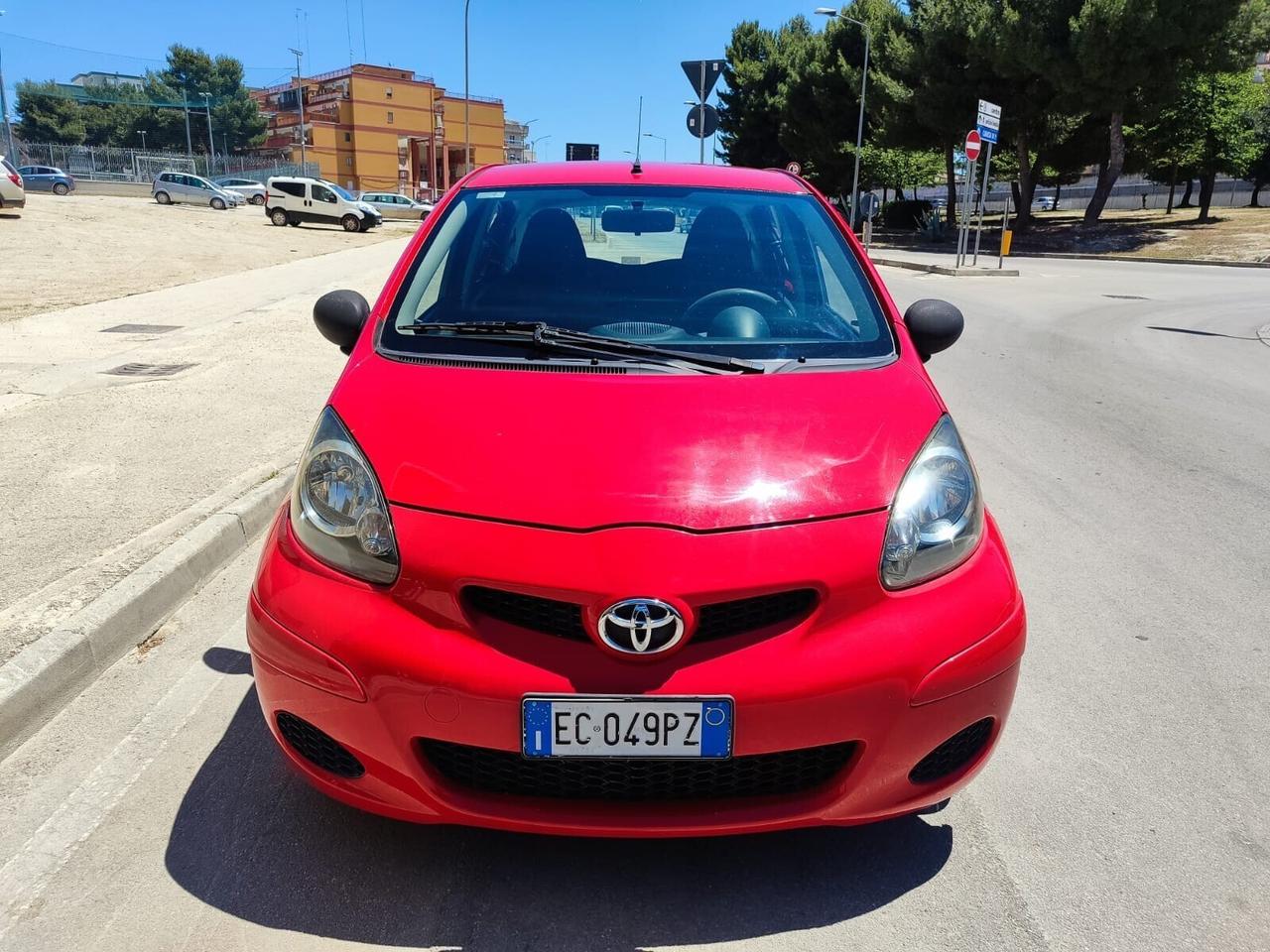 Toyota Aygo 1.0 BENZ 2010!!