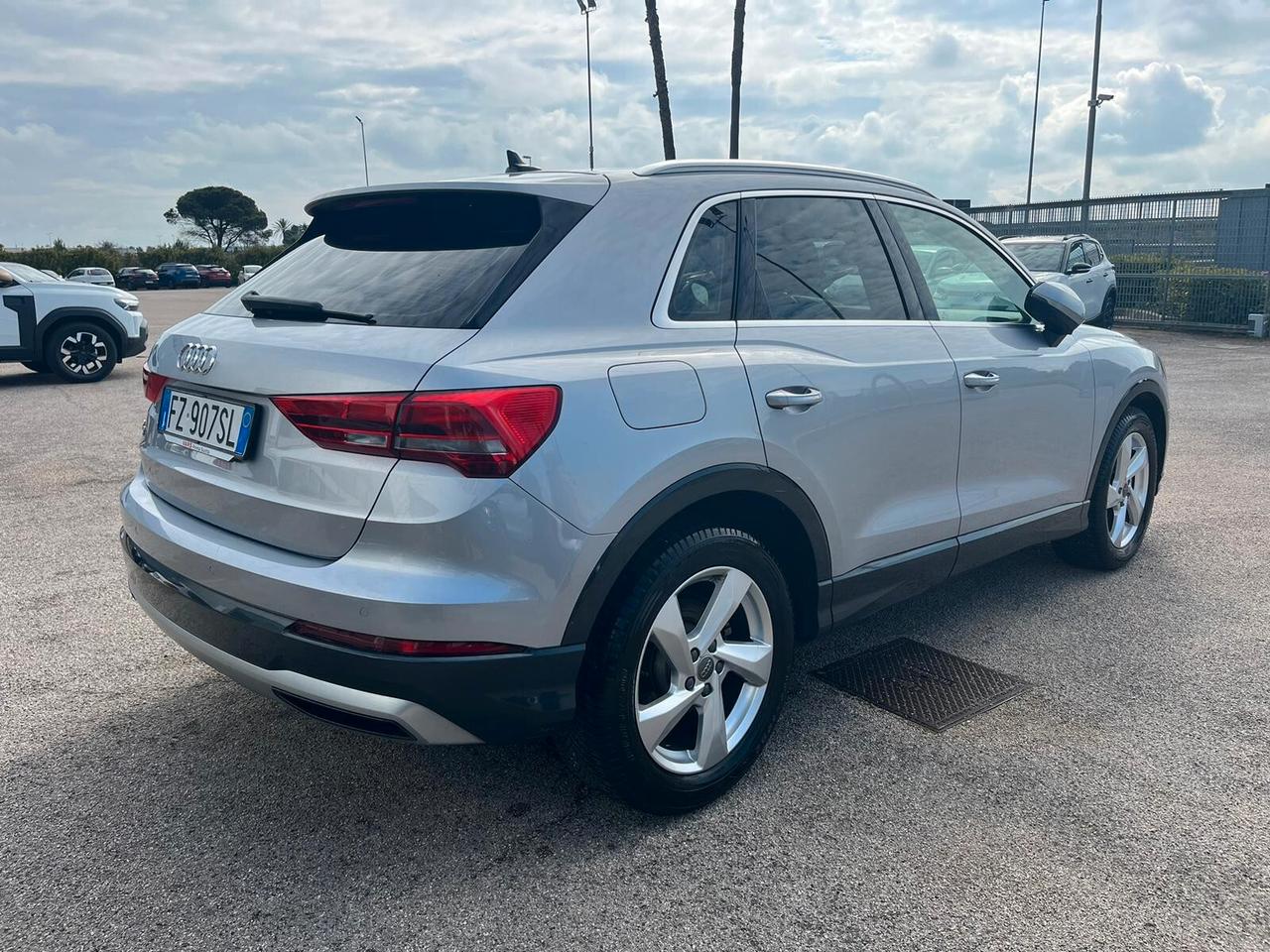 Audi Q3 35 TDI S tronic Business Advanced