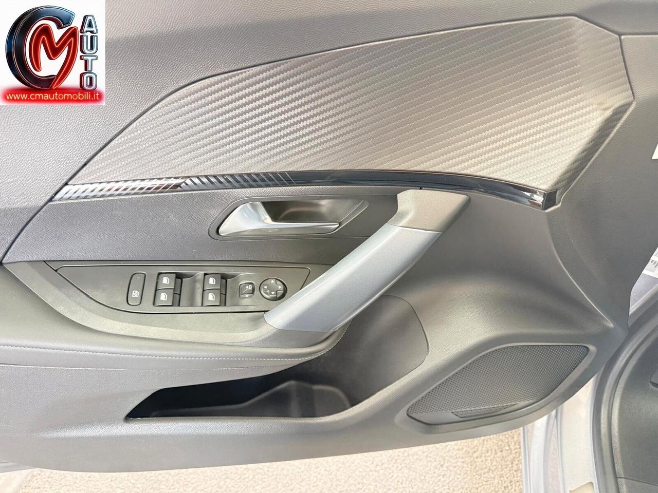 Peugeot 2008 PureTech 130cv S&S Allure FullLED 3d coockpit