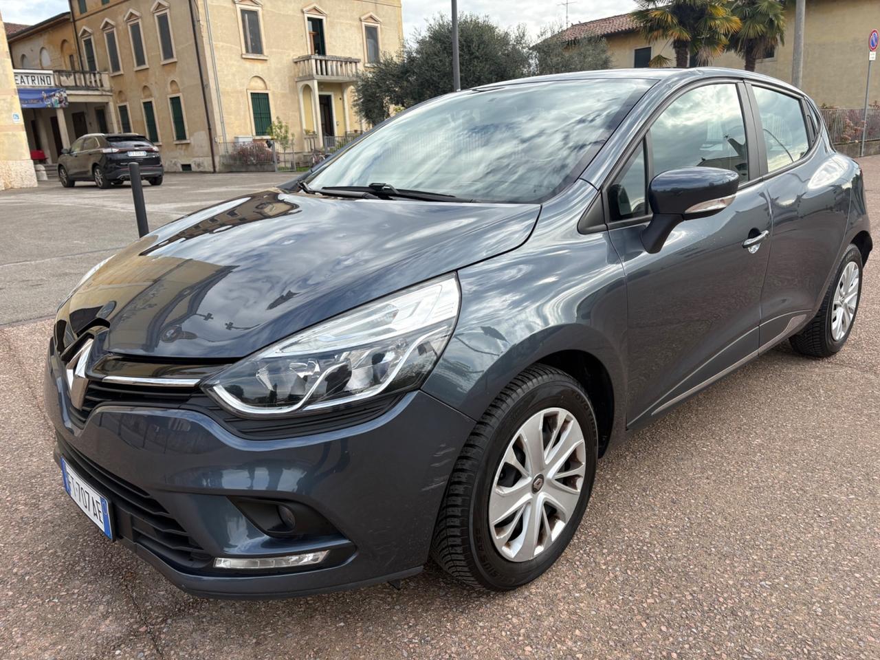 Renault Clio .900..benzina/ GPL anno 2018 km 130