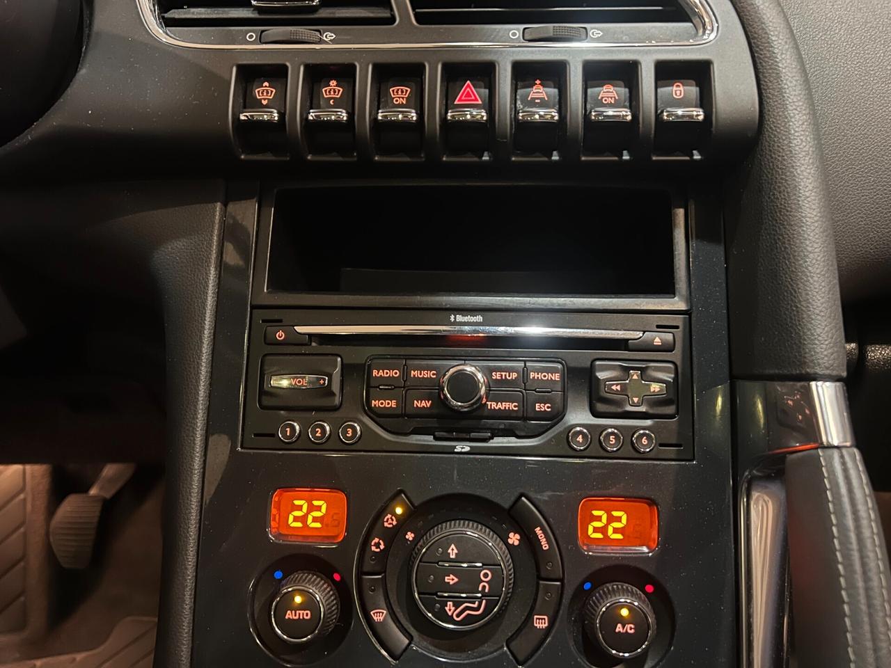 Peugeot 3008 1.6 HDi/TETTO+PELLE/UNIPROP