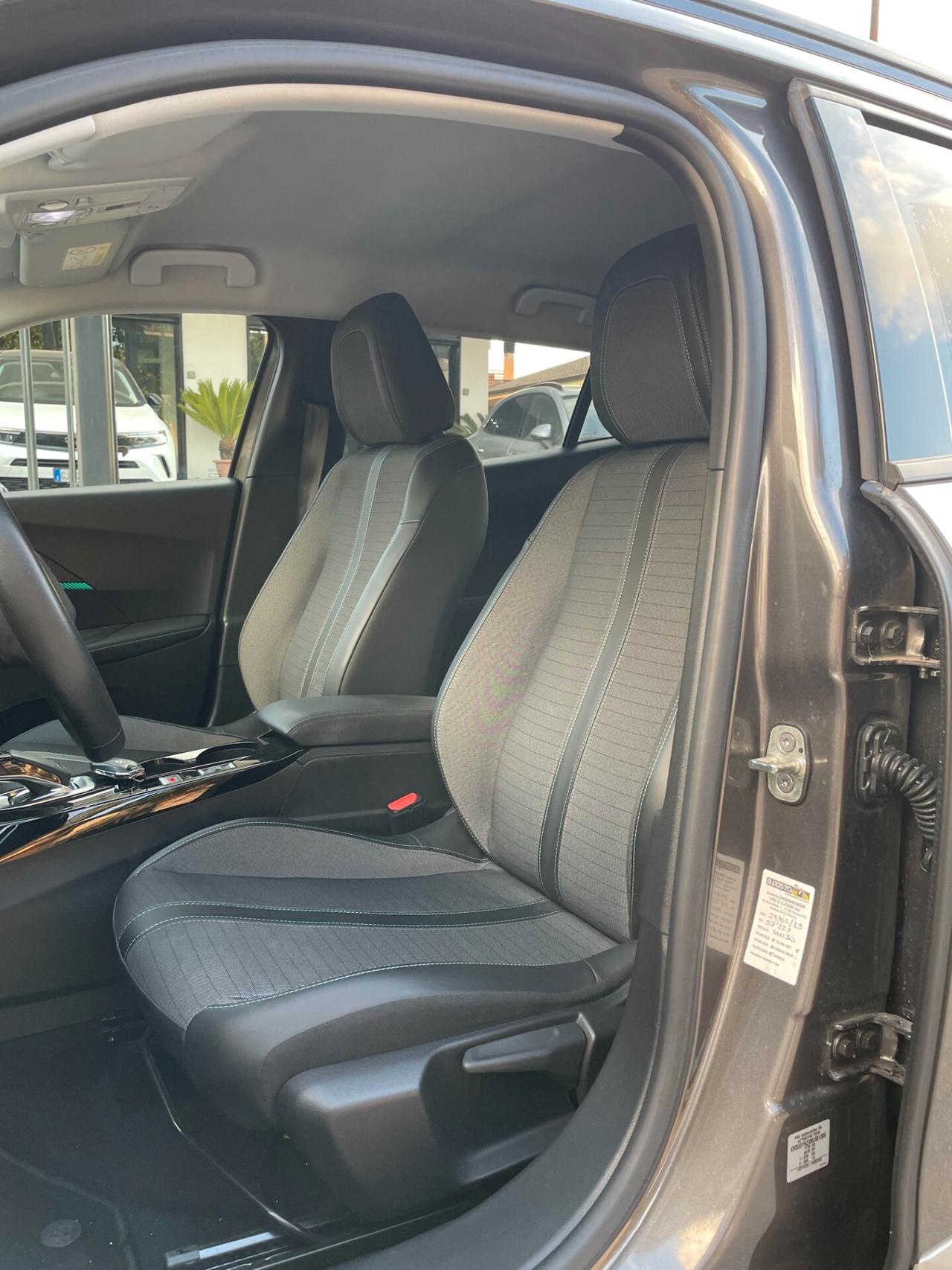 PEUGEOT 2008 BlueHDi 130 S&S EAT8 ALLURE PACK