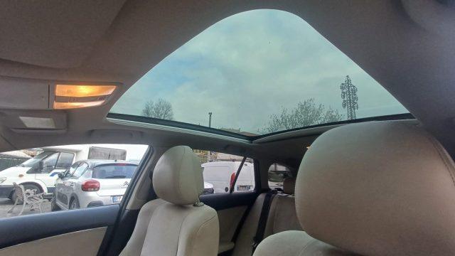 TOYOTA Avensis 2.0 D-4D Wagon Lounge