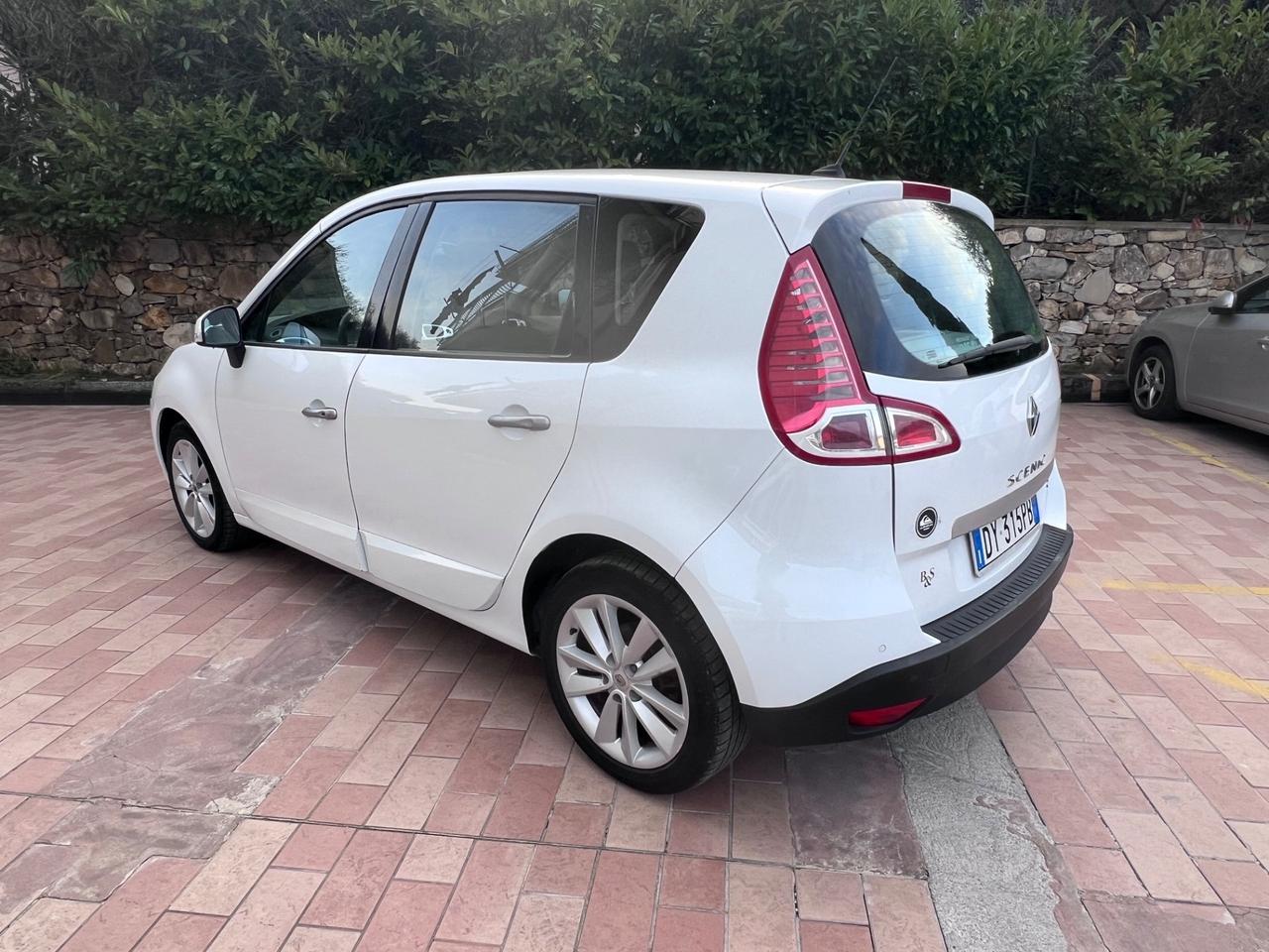 Renault Scenic Scénic X-Mod 1.9 dCi 130CV Luxe
