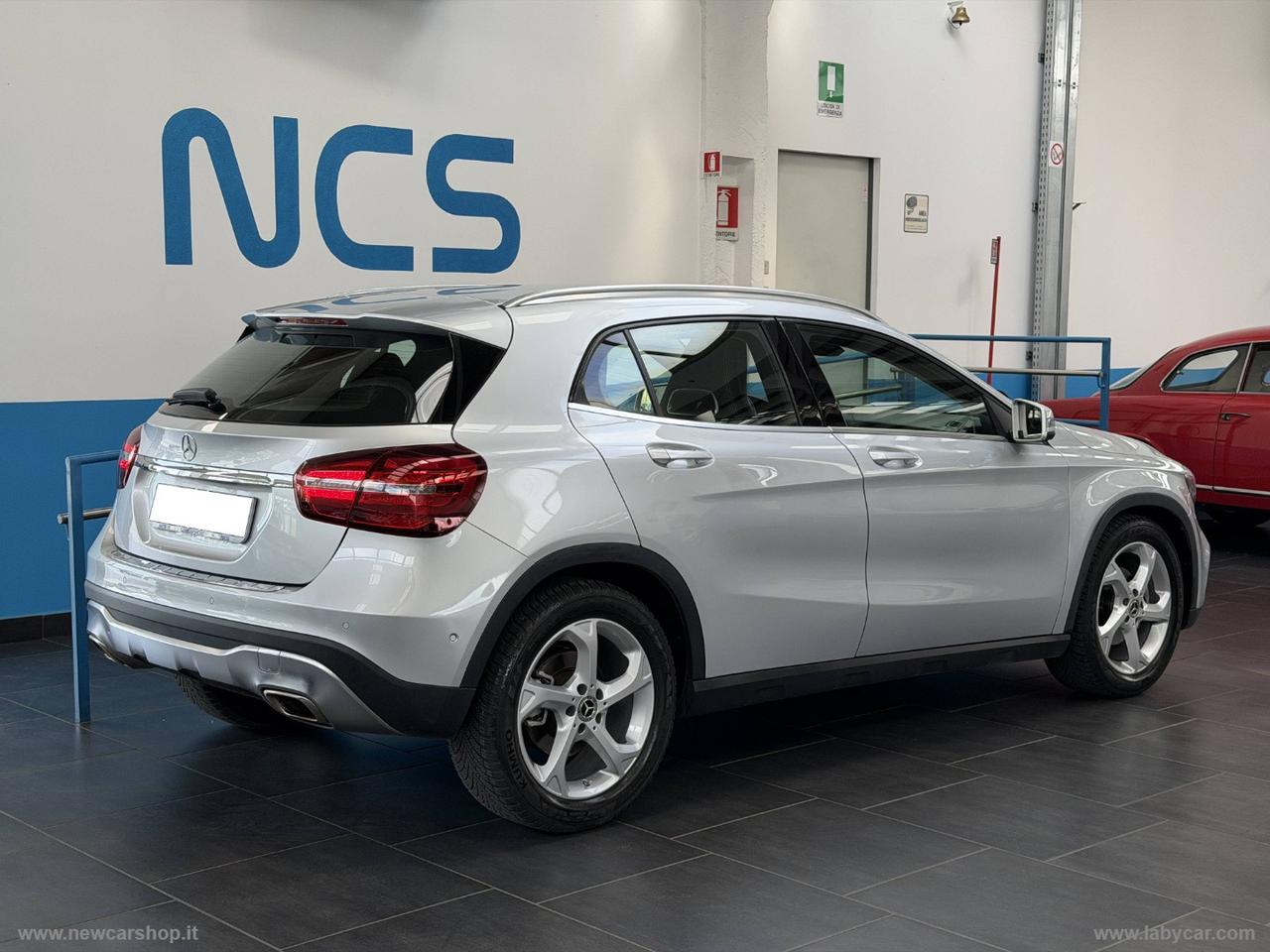 MERCEDES-BENZ GLA 180 Business