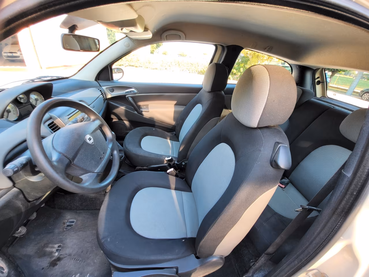 Lancia Ypsilon 1.3 MJT 75 CV Platino