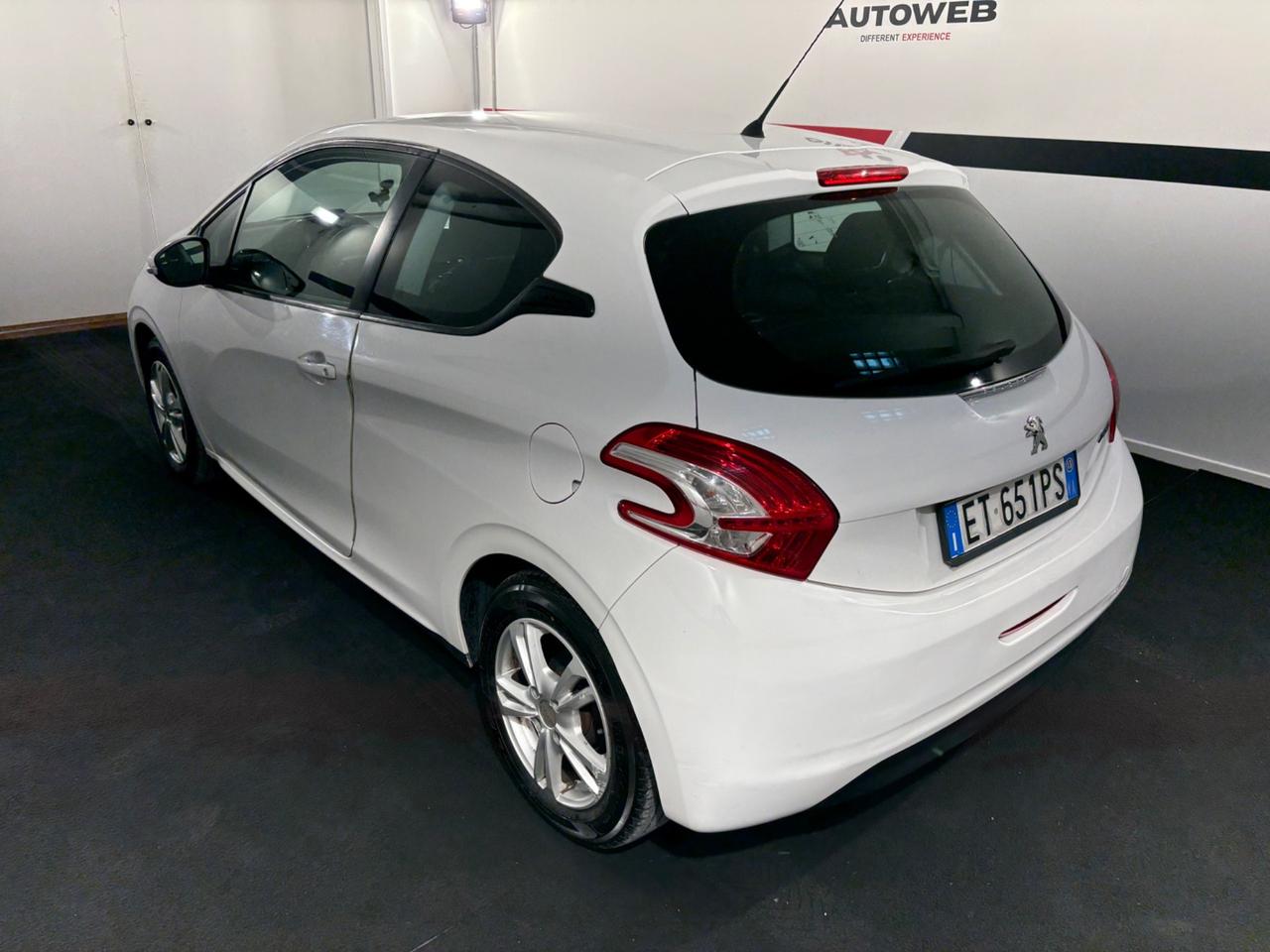 Peugeot 208 1.2 VTi 82 CV 3 porte Allure