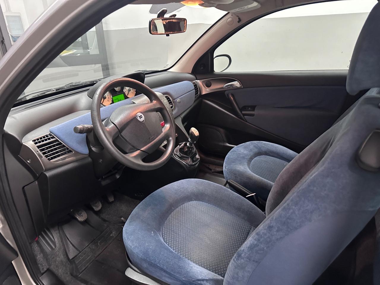 Lancia Ypsilon 1.2 Oro Giallo 2007