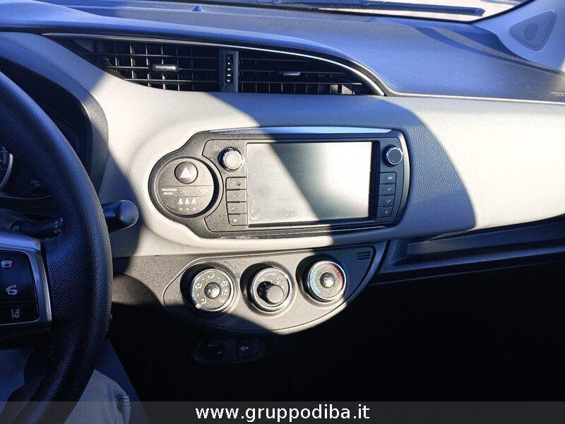 Toyota Yaris III 2015 Benzina 5p 1.0 active