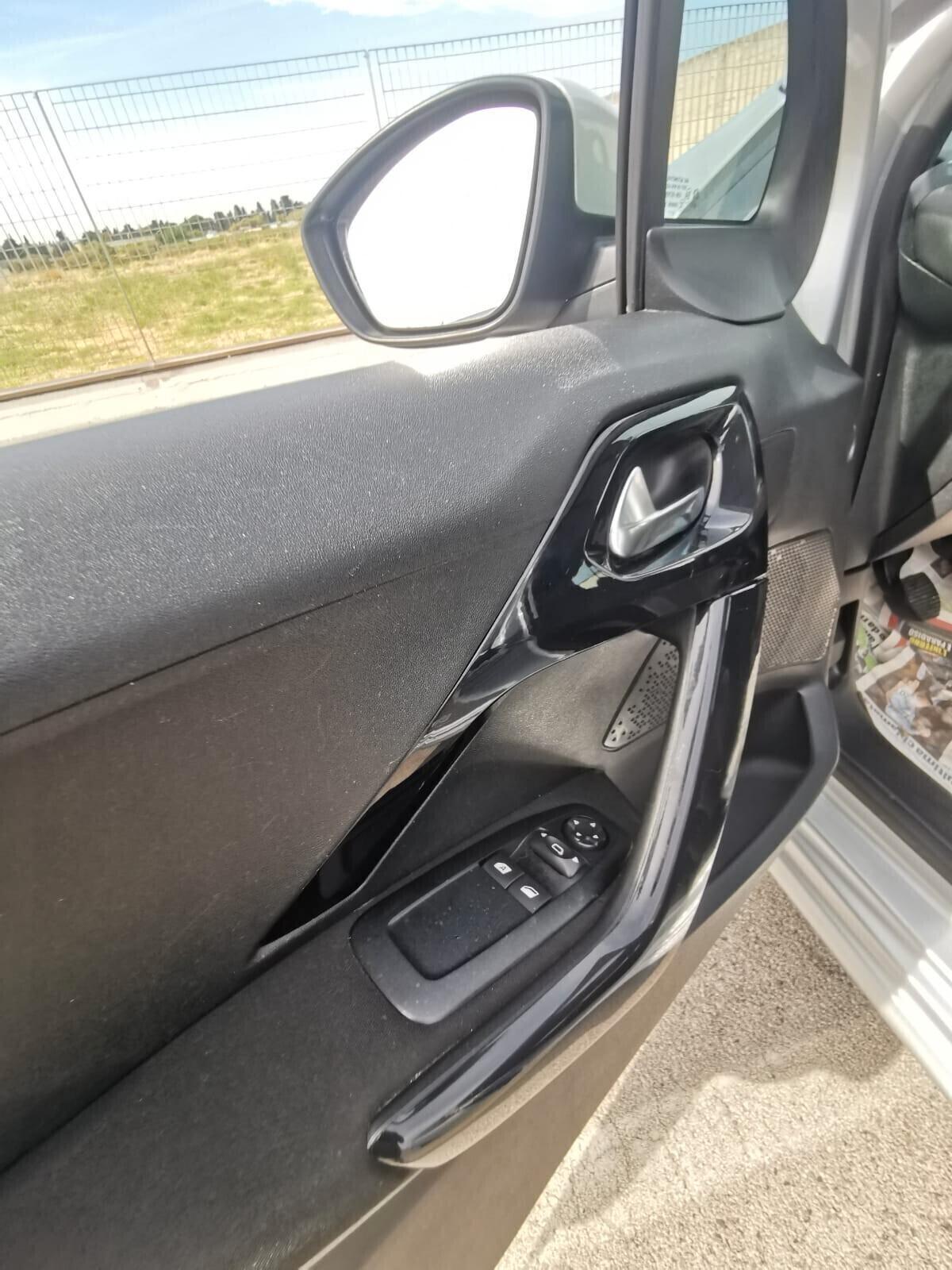 Peugeot 208 1.0 VTi 68 CV 5 porte Active - 2013