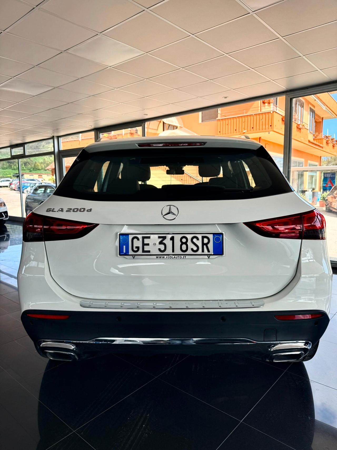 MERCEDES GLA (H247) GLA 200 d Automati...