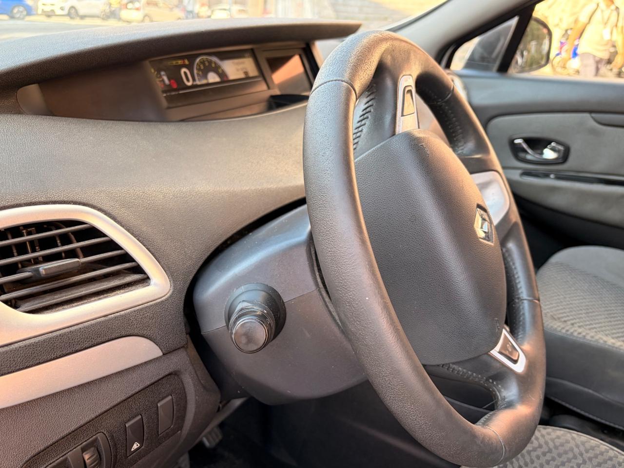 Renault Scenic Scénic X-Mod 1.5 dCi 110CV Luxe