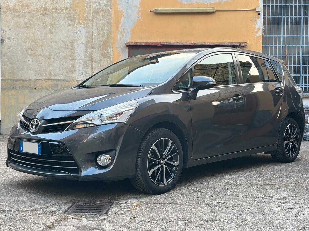 Toyota Verso 1.6 Style 5 posti * 59.000 KM *