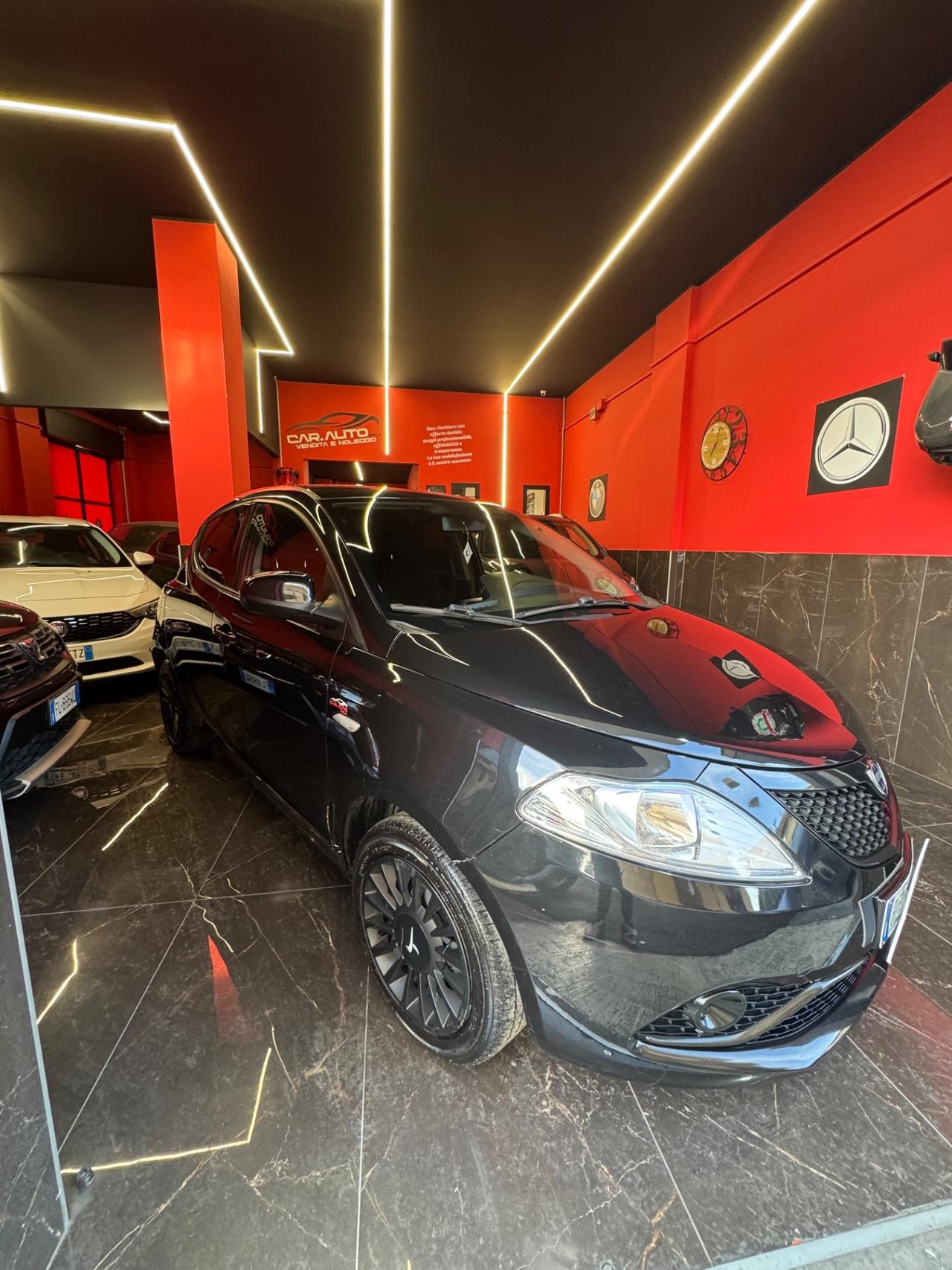 Lancia Ypsilon 1.2 69 CV 5 porte GPL Ecochic Black and Noir