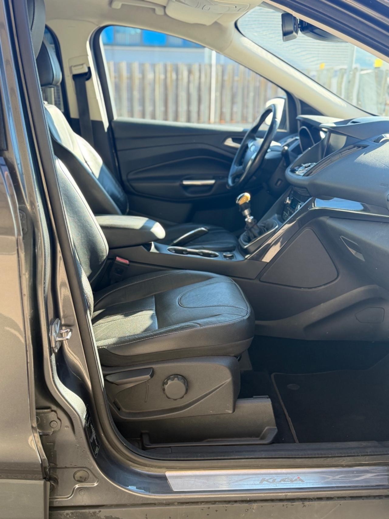 Ford Kuga 2.0 TDCI 150 CV S&S 4WD Titanium