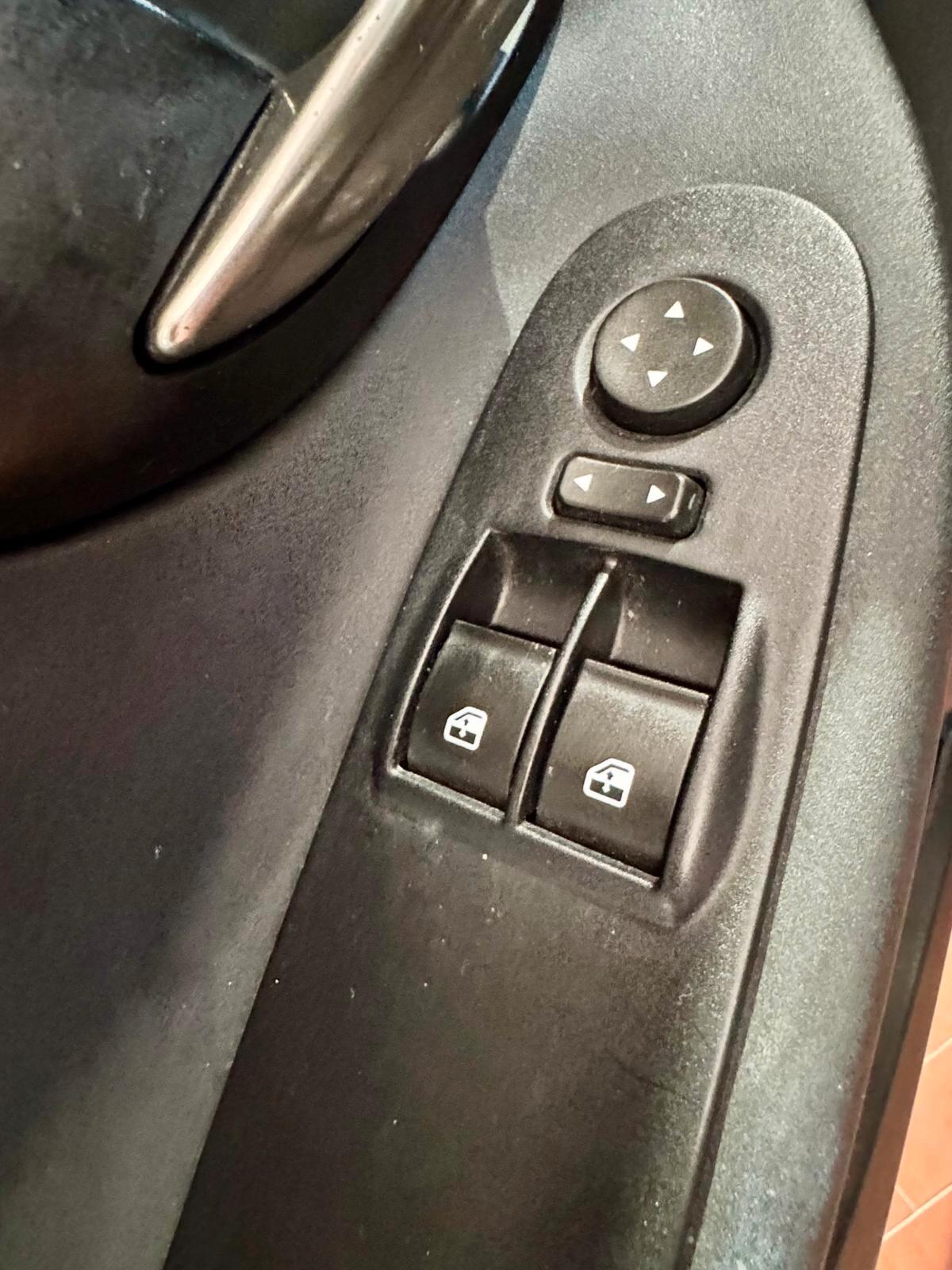 Lancia Ypsilon 1.2 69 CV 5 porte GPL Ecochic Gold