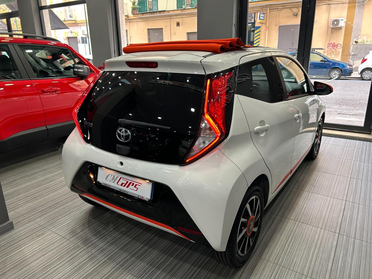 Toyota Aygo Cabrio 1.0 72cv 5p Orange FULL