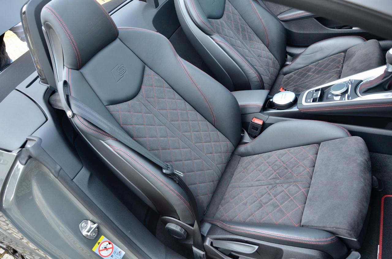 AUDI TT ROADSTER 40 2.0 TFSI S-TRONIC S-LINE COMPETITION PLUS 197cv, GARANZIA UFF BMW, SERVICE AUDI, EURO 6D, 20", NAVI, PERMUTE
