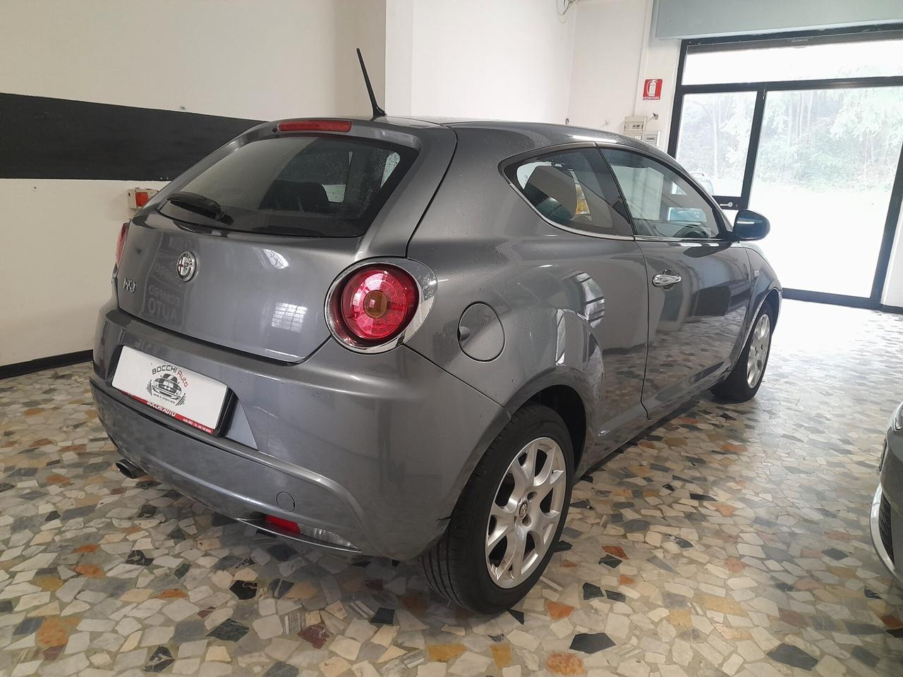 Alfa Romeo MiTo 1.6 JTDm 16V Distinctive Sport Pack