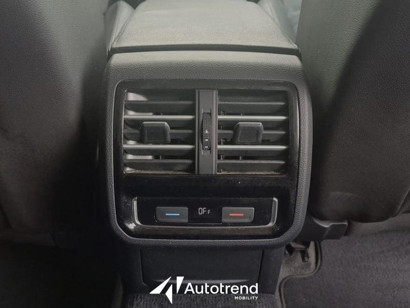 Volkswagen Passat Variant 2.0 TDI 190 CV Automatica DSG Highline R-Line Pack BMT