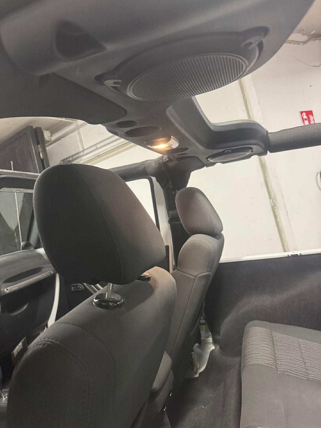 Jeep Wrangler 2.8 CRD DPF Sahara Auto 2013