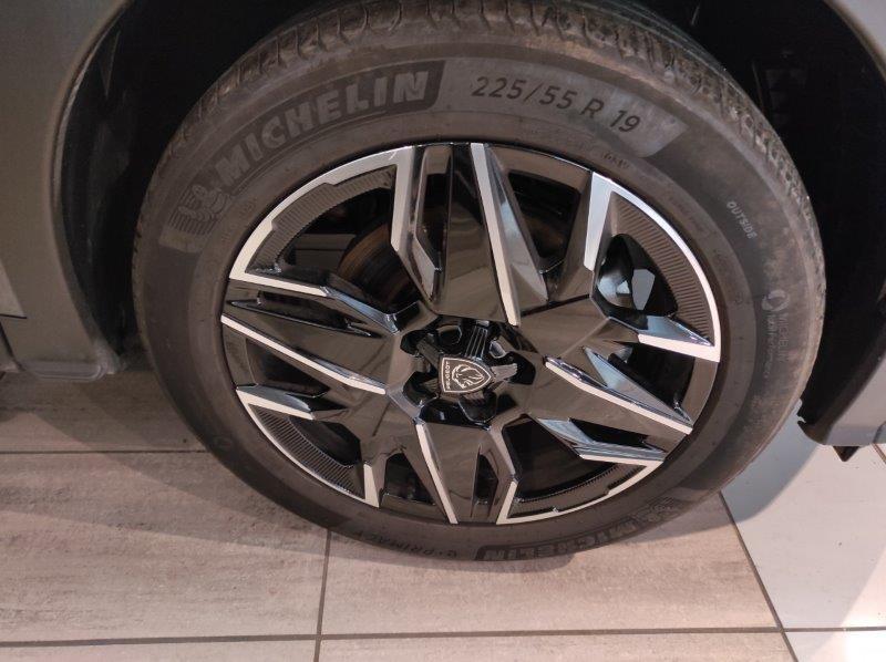 PEUGEOT 5008 3ª serie - 5008 Hybrid 145 e-DCS6 Allure