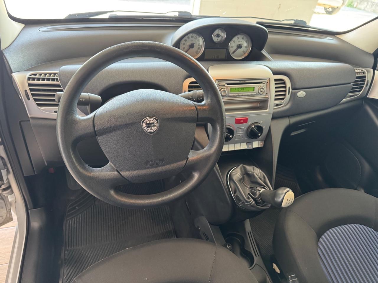 Lancia Ypsilon 1.3 MJT 75 CV Platino