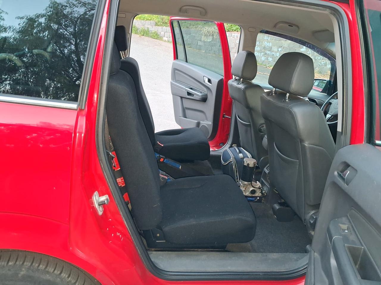 Opel Zafira Pianale ribassato con rampa disabili in carrozzina