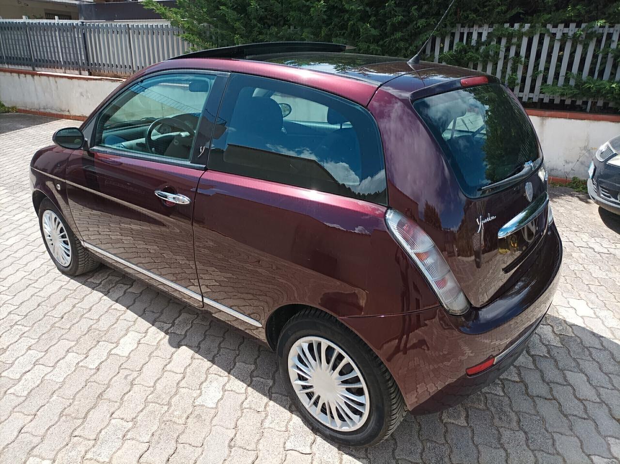 Lancia Ypsilon 1.3 MJT 90 CV Oro Bianco