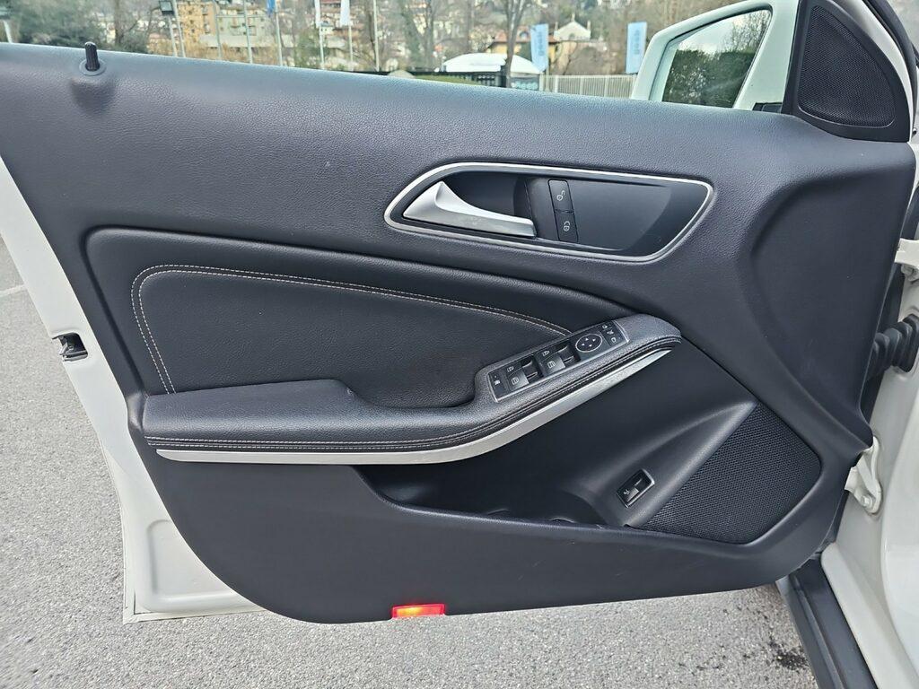 Mercedes GLA 200 200 Sport 7G-DCT