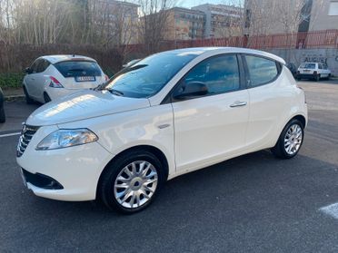 Lancia Ypsilon 1.2 Elefantino x neopatentati