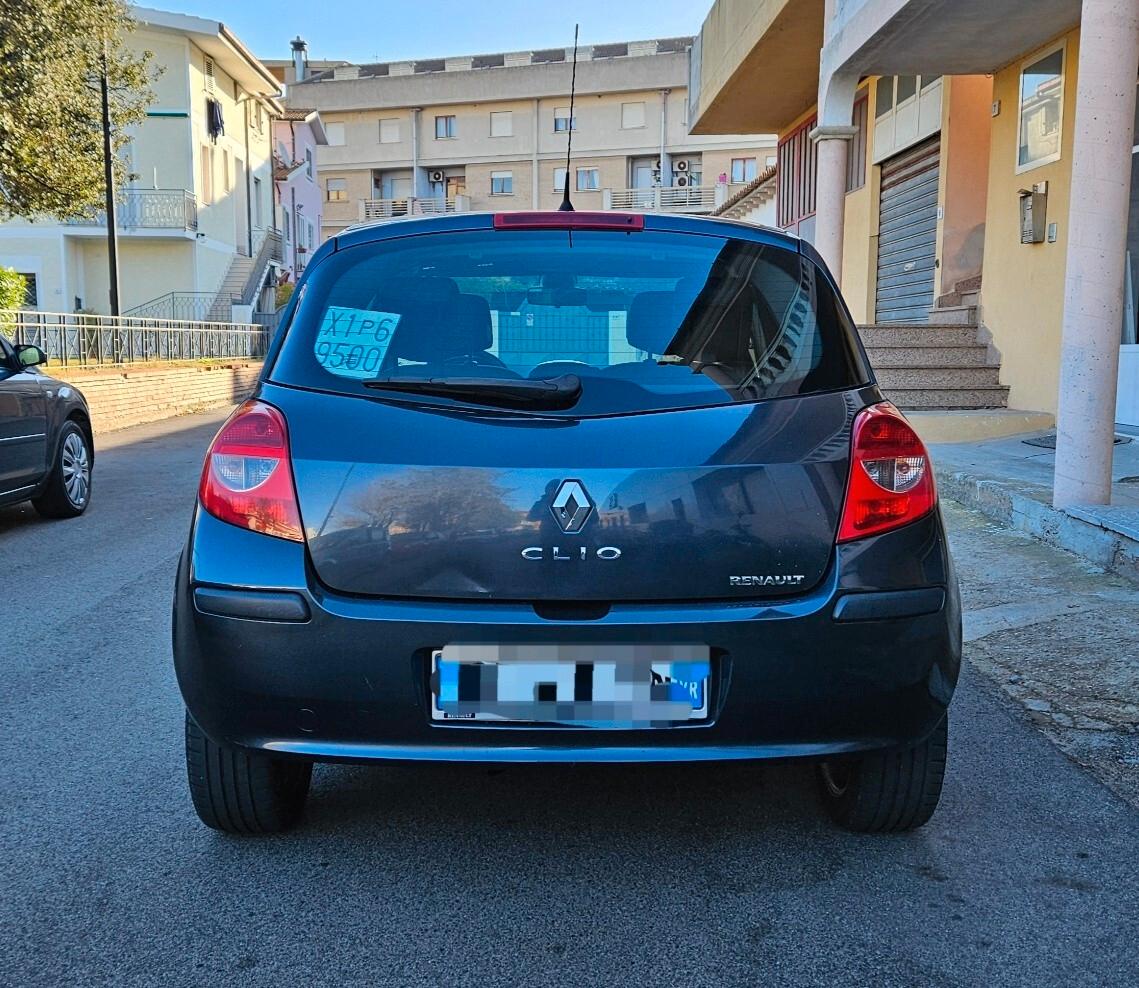 Renault Clio 1.5 dCi NEOPATENTATI!! KM30000!!!!!