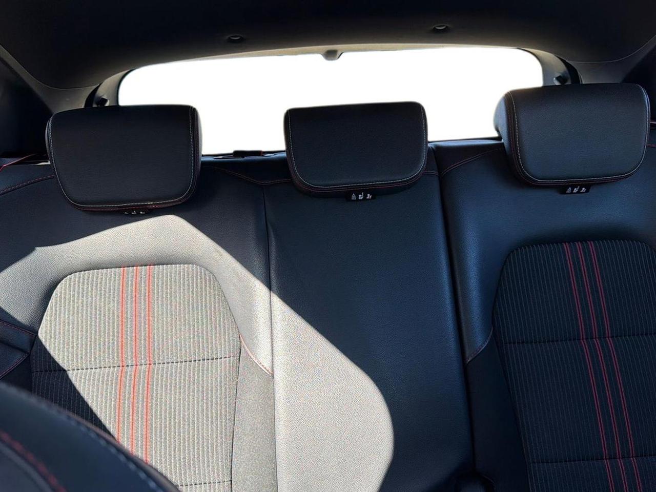 Renault Captur 1.6 e-tech hybrid rs line 145cv auto