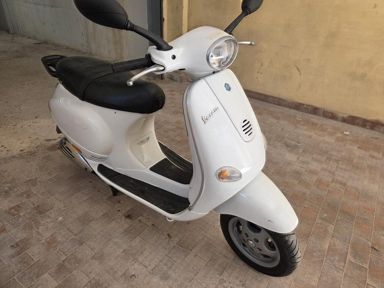 Piaggio Vespa 150 ET4