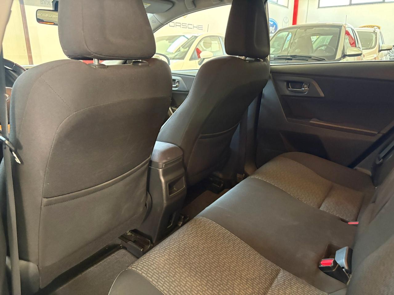 Toyota Auris Touring Sports 1.8 Hybrid Lounge