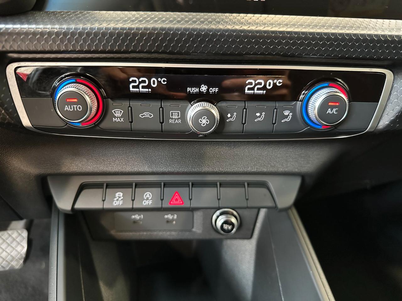 Audi A1 Sportback 30 1.0 tfsi Admired Advanced 110cv s-tronic-Carplay-LED-17"
