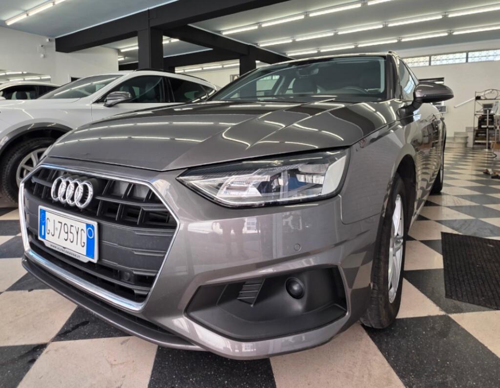 Audi A4 Avant 30 TDI/136 CV S tronic Business Advanced