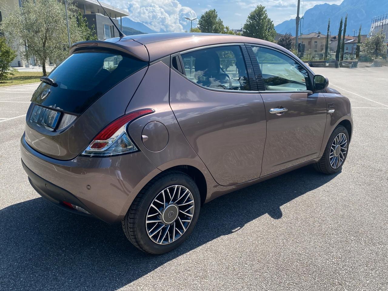 Lancia Ypsilon 1.2 69 CV 5 porte Elle