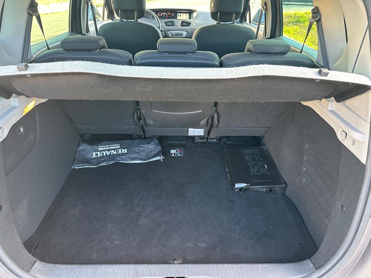 Renault SCENIC 1.5 dCi 110CV 2015 - TOM TOM