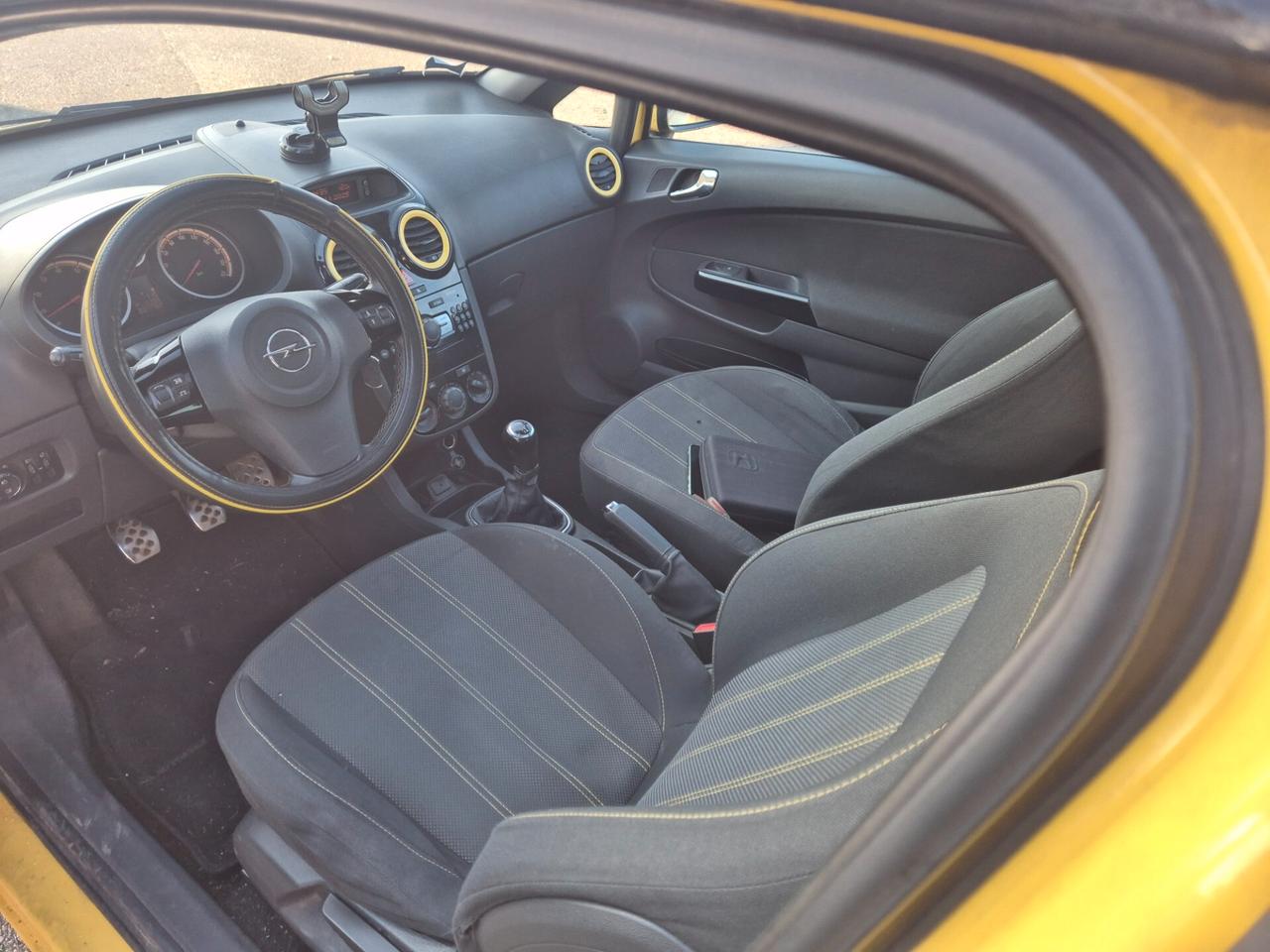 Opel Corsa 1.4 16V 3 porte b-color Euro 5