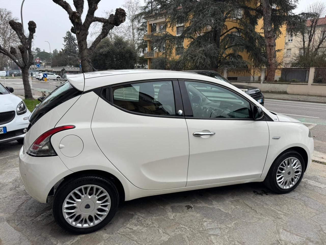 LANCIA YPSILON 1.2 69cv 5p GPL ECOCHIC GOLD NEOP.