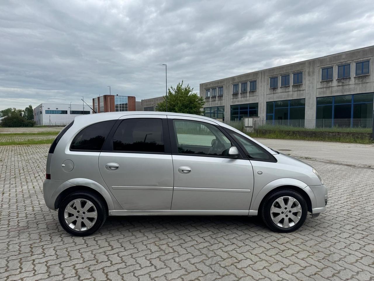 Opel Meriva 1.6 16V Cosmo