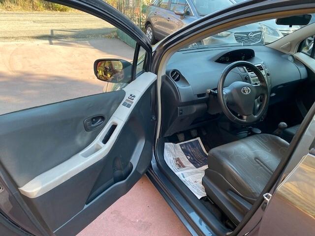 Toyota Yaris 1.0 5 porte, UNIPROPRIETARIO , OK NEOPATENTATI!!