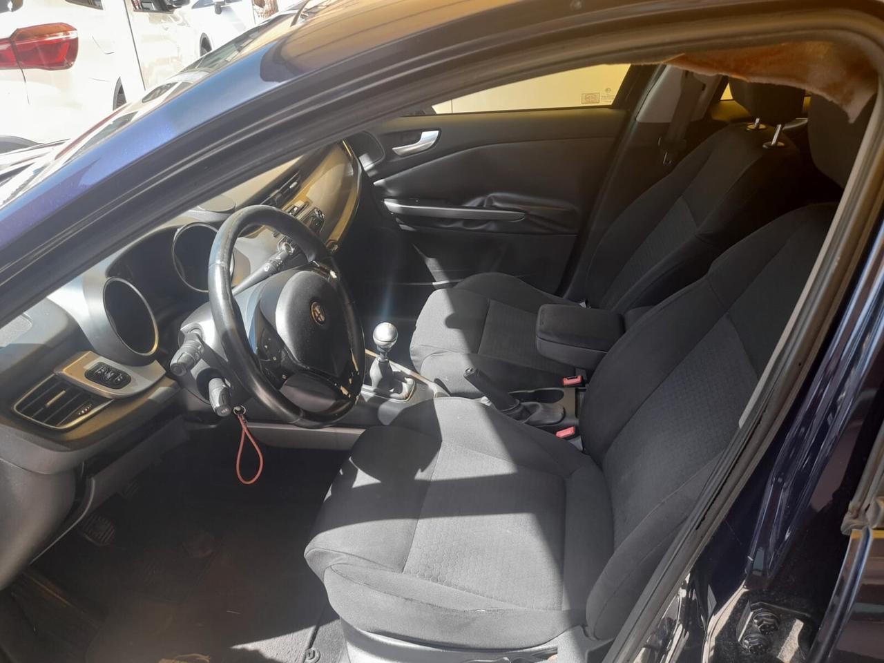 Alfa Romeo Giulietta 1.6cc diesel 12 mesi garanzia-2011