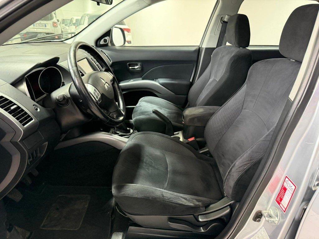Mitsubishi Outlander 2.0 DI-D Instyle 7 p.ti DPF 7 POSTI