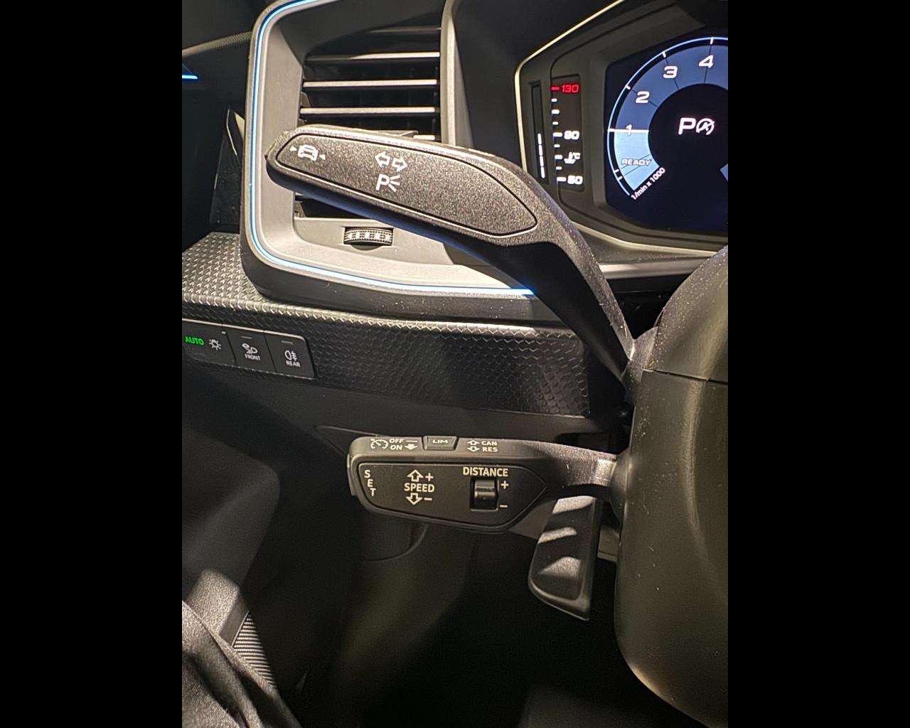 AUDI A1 ALLSTREET 30 TFSI S-TRONIC IDENTITY CONTRAST
