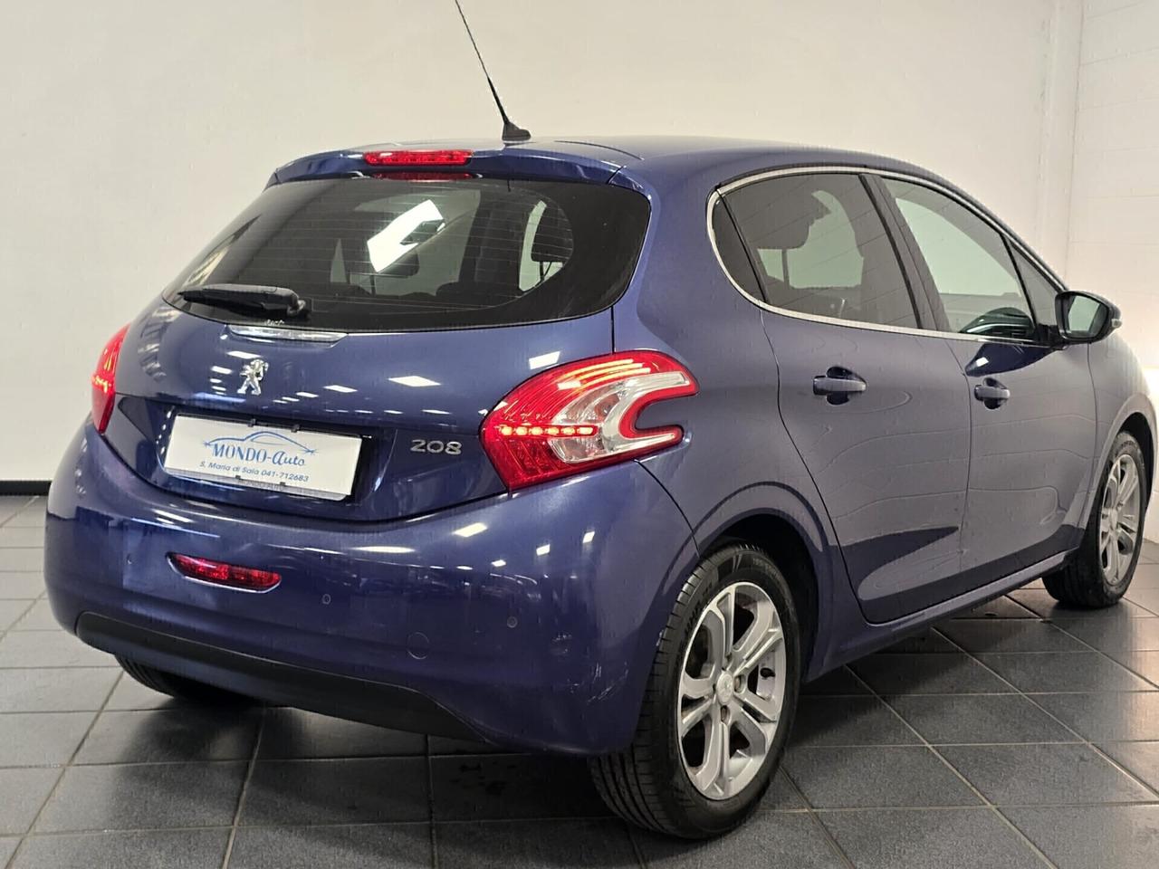 Peugeot 208 1.2 VTi 82 CV Allure OK NEOPATENTATI