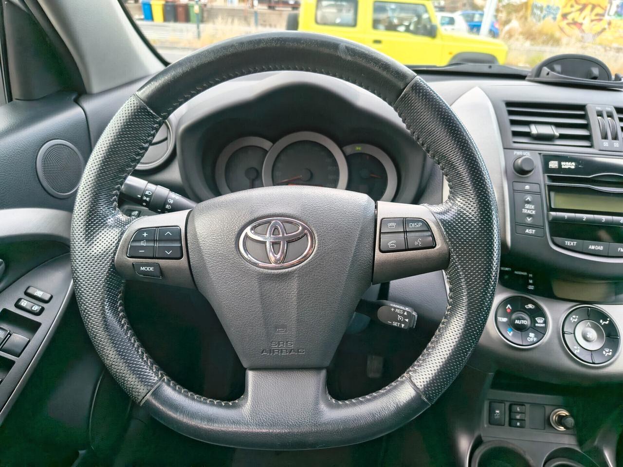TOYOTA RAV4 2.2 DIESEL MODELLO LUXURY ANNO 2009